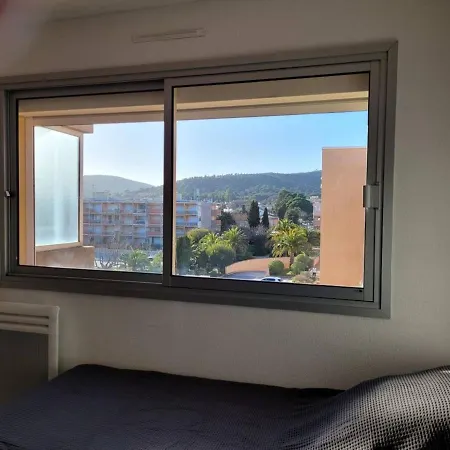 Bormes-les-mimosas, 3 Pièces, 4 Personnes - Fr-1-610-73 *